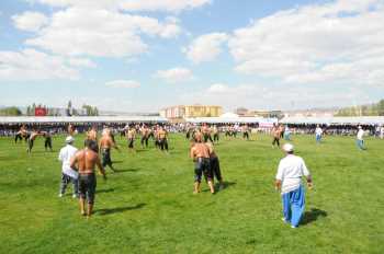 TÜRKİYENİN EN BÜYÜK YAĞLI GÜREŞLERİ ÇORUM'DA  BAŞLIYOR