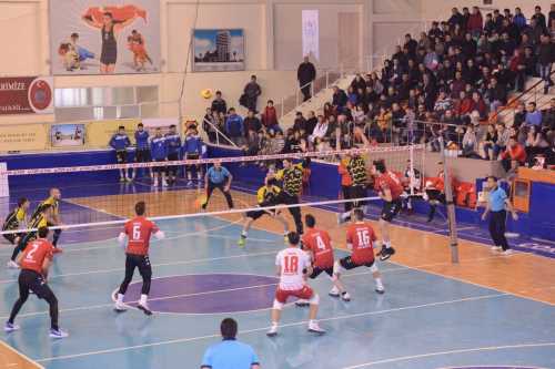 VOLEYBOLDA  ÜZÜLDÜK
