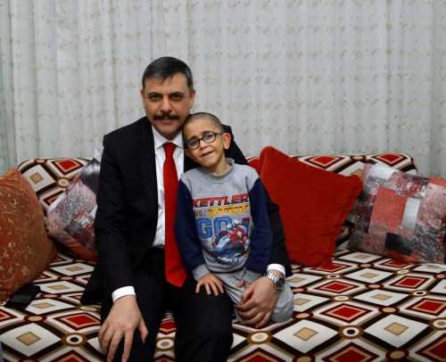 Yiğit'e Vali amcası moral oldu