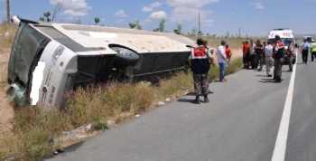 Yolcu otobüsü devrildi 9 yaralı