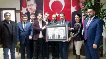 Zümriye Dağdelen’in kalemine Ak Parti'den tam not