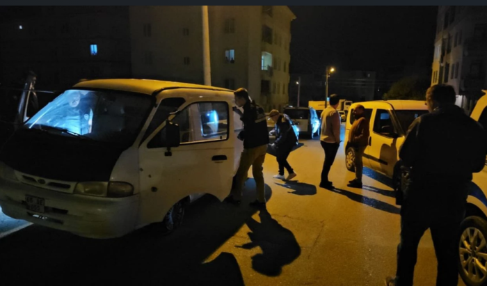 ‘Dur’ İhtarına Uymayan Sürücü Polisi Yaraladı!