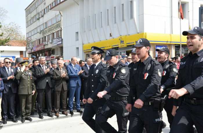 10 Nisan Polis Haftası nedeniyle Halk Yürüyüşü düzenlendi