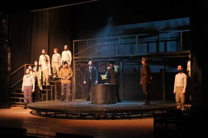 100 Yüzyıllık Destan ‘Ateş’ adlı tiyatro oyunu Çorum’da sahnelendi!