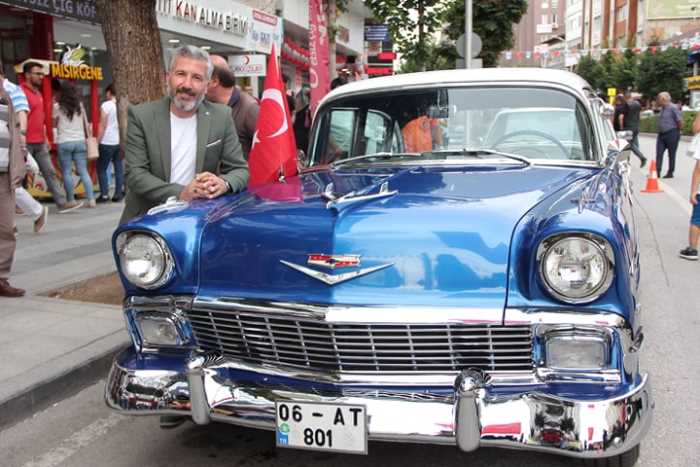 1950-1980 model klasik otomobiller görücüye çıktı