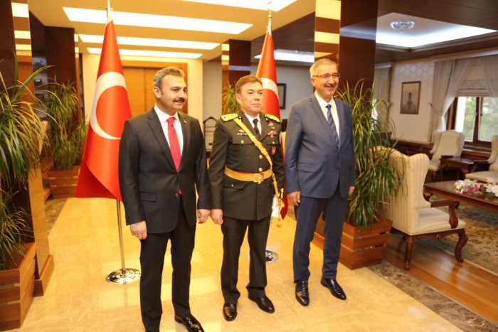 29 EKİM'DE ÇORUMDA COŞKULU KUTLAMA