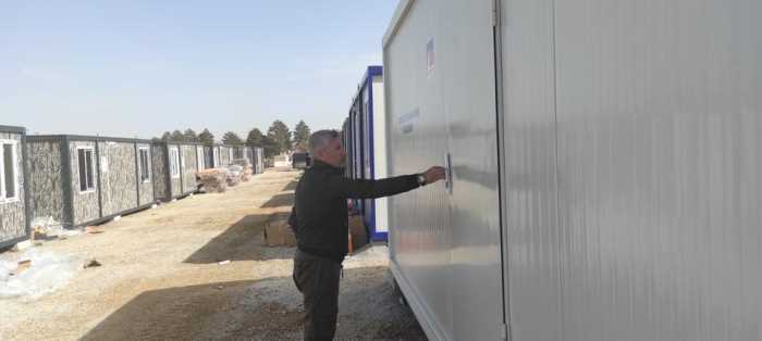 Afşin'de konteyner konumlandırma çalışmaları sürüyor