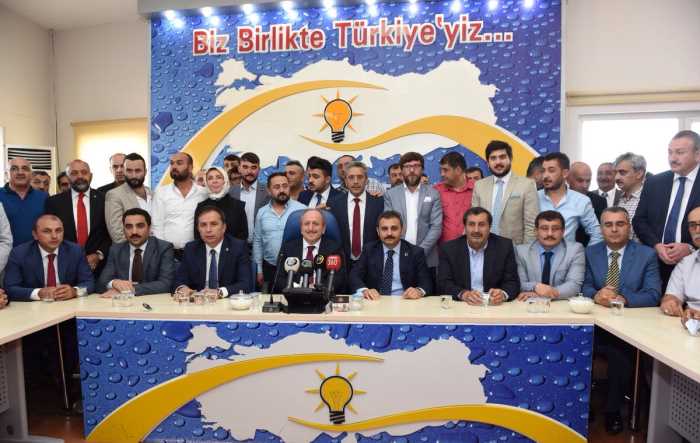 AK PARTİ’DE BAYRAMLAŞMA 