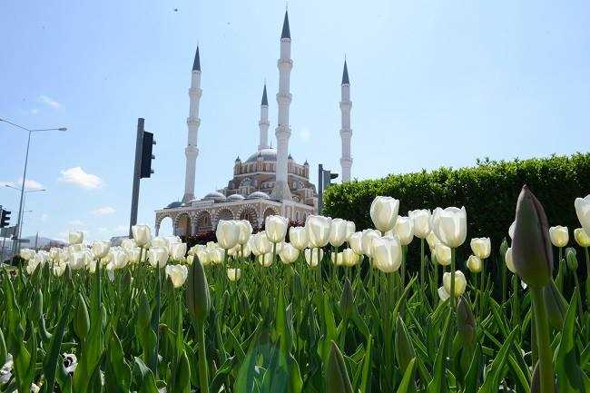 Akşemseddin Cami ibadete Açık!..