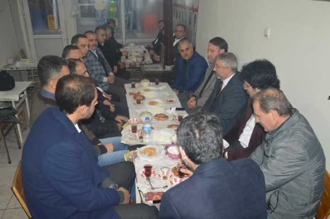 Aşgın, Kuşluk vakti esnafla buluştu