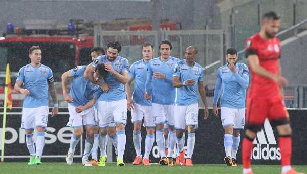 Aslan Avrupa'ya veda etti haberi Süper Lig'de şampiyonluk yarışından uzak kalan Cimbom, Avrupa Ligi'nde de havlu attı.