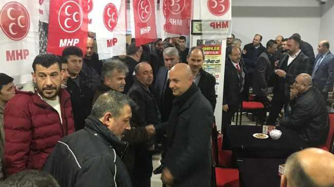 Ayvalılar Kenan Şahin'i bağrına bastı