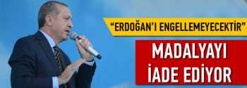 Başbakan madalyayı Yahudi Kongresi'ne iade ediyor