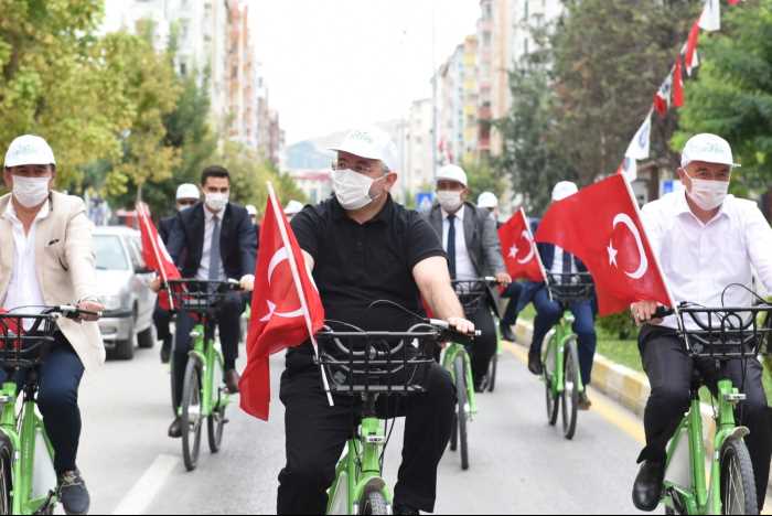 Başkan Aşgın, "Dünya Bisiklet günü" için pedal çevirdi
