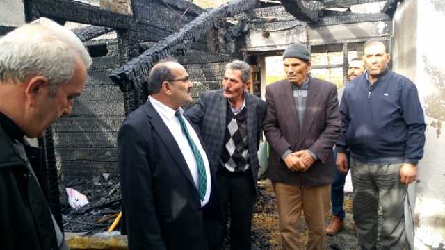  BAŞKAN EVİ YANAN KÖYLÜYE SAHİP ÇIKTI