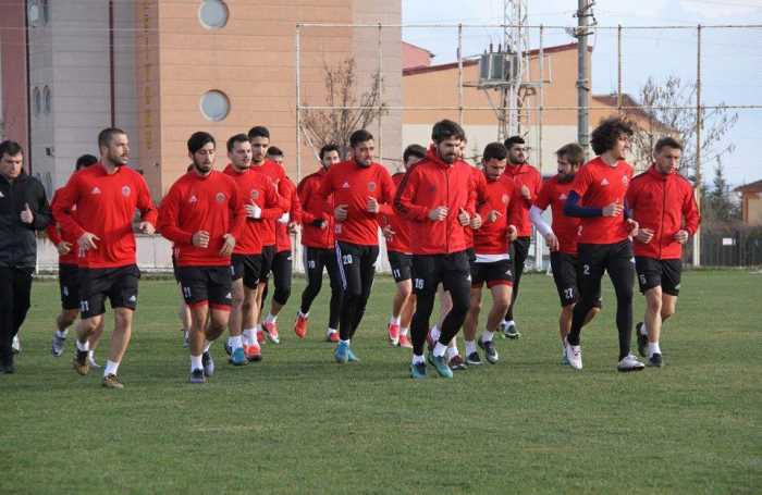 BELEDİYE SPOR YENİ HOCASIYLA ANTRENMANA ÇIKTI