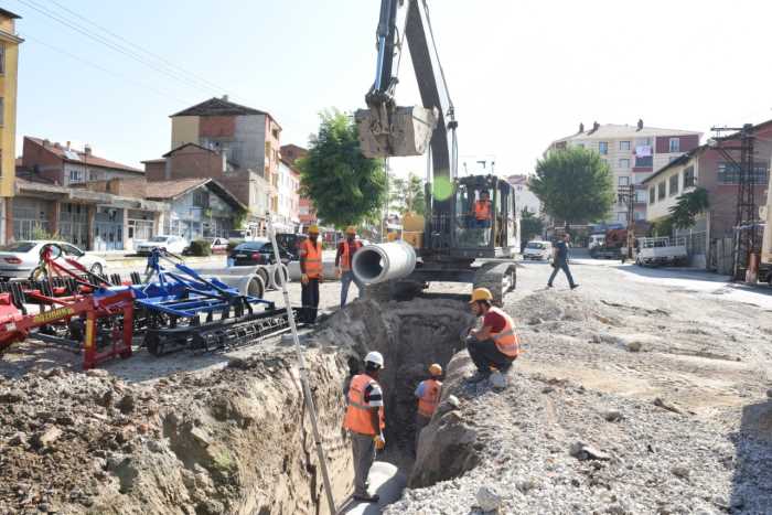 Cengiz Topel’de hummalı çalışma sürüyor