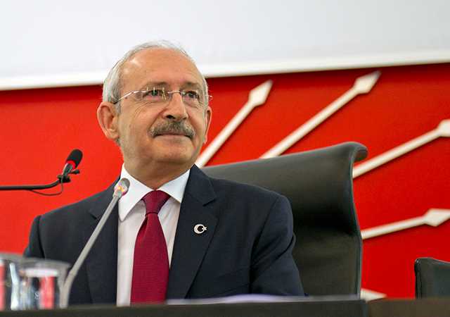 CHP: 16 Nisan'da Referandumu oturma eylemi yapalım