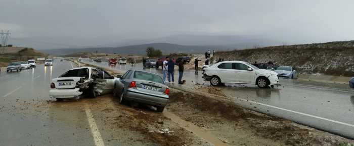 Çorum - Mecitözü Yolunda Zincirleme Trafik Kazası