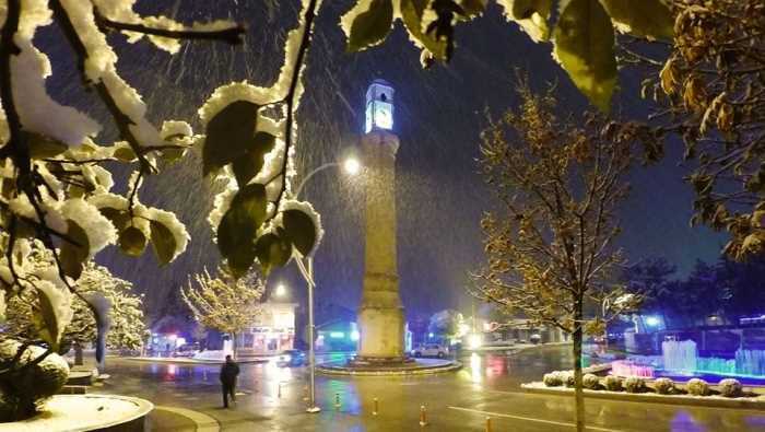 Çorum'a mevsimin ilk karı bugün yağdı