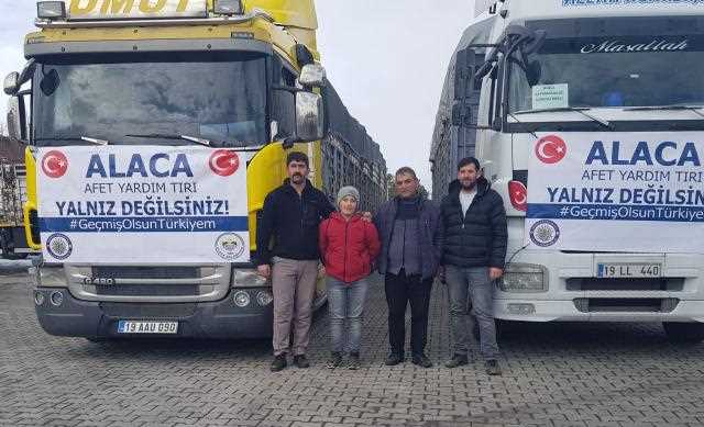 Çorum Alaca ilçesinden deprem bölgesine 2 tır yakacak yardımı