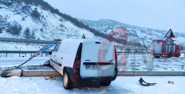 Çorum-Ankara  Koparan Yolu Hamdi Köy'de zincirleme kaza!