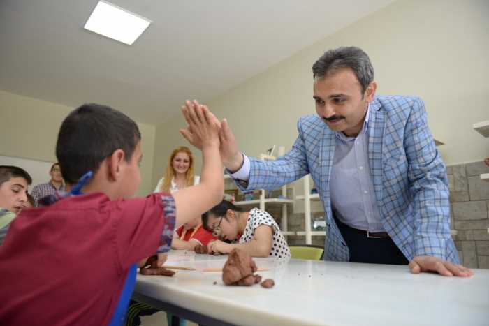 Çorum Belediyesi Engelli Eğitim Merkezi tarafından Anneler Günü etkinliği 
