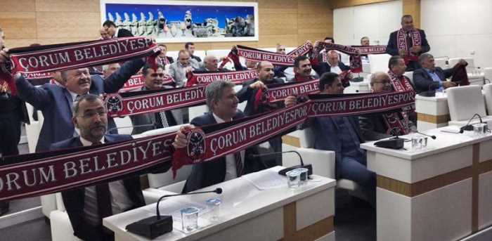 Çorum Belediyespor Kulüp Başkanı Zeki Gül, İl Genel Meclisi Başkanı Halil İbrahim Kaya’yı ve meclis üyelerini ziyaret etti