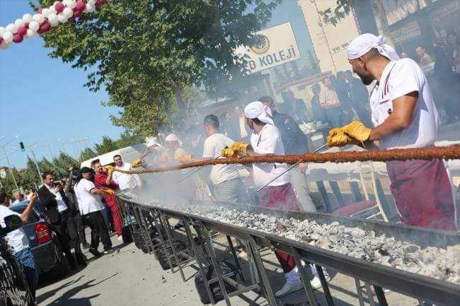 Çorum'da 19 Metrelik Kebap Yapıldı!