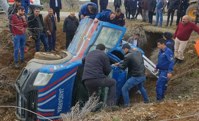 Çorum'da askeri araç devrildi 3 yaralı 