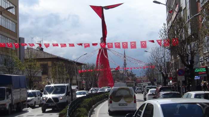 Çorum'da Cumhurbaşkanı Erdoğan'ın gelişi ve güvenlik sebebiyle birçok yol kapatılıyor