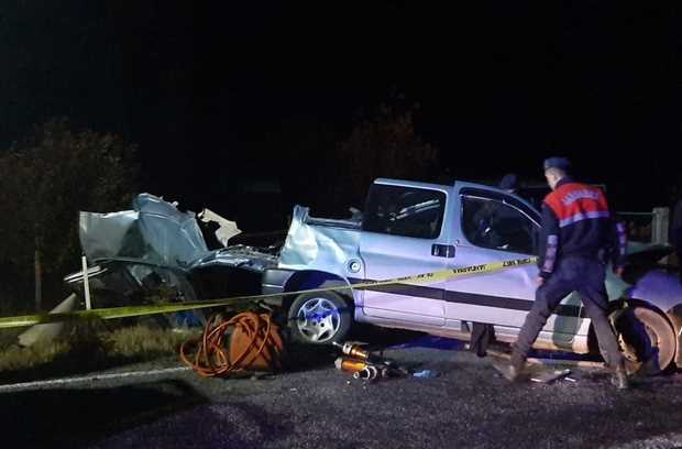 Çorum'da Düğün yolunda feci kaza: 4 ölü, 4 yaralı