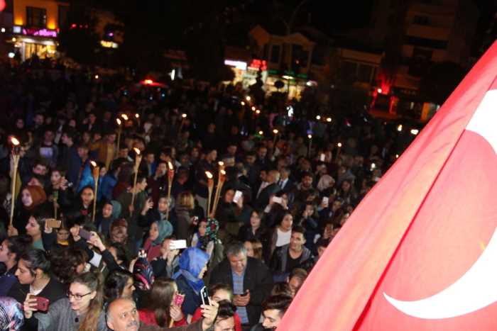 ÇORUM'DA FENER ALAYI GENÇLERİ COŞTURDU 