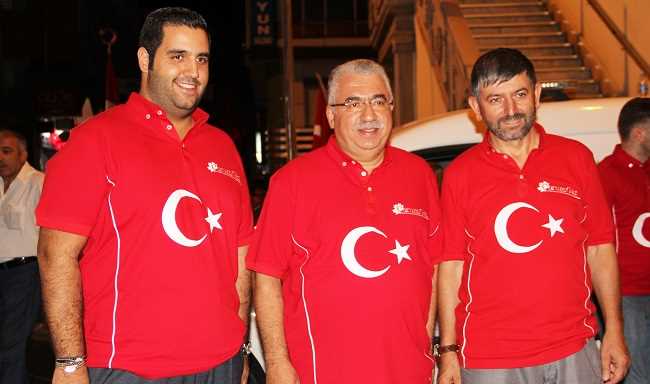 Çorum’da Fethullahçı Terör Örgütü’nün (FETÖ) gerçekleştirdiği darbe girişimine karşı tepkiler sürüyor