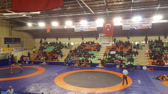 Çorum'da Gençler Serbest Türkiye Güreş Şampiyonası Başladı