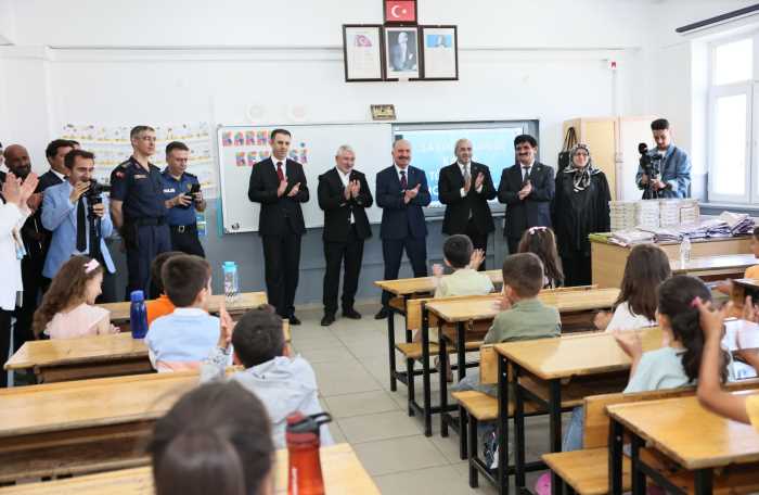 Çorum'da Karne Heyecanı Coşkuyla Yaşandı!