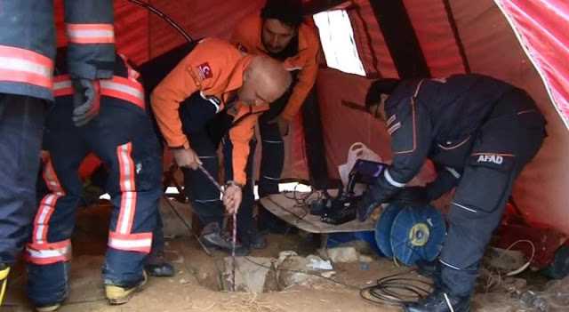ÇORUM'DA KUYUYA DÜŞEN YAVRU KÖPEK KURTARILDI