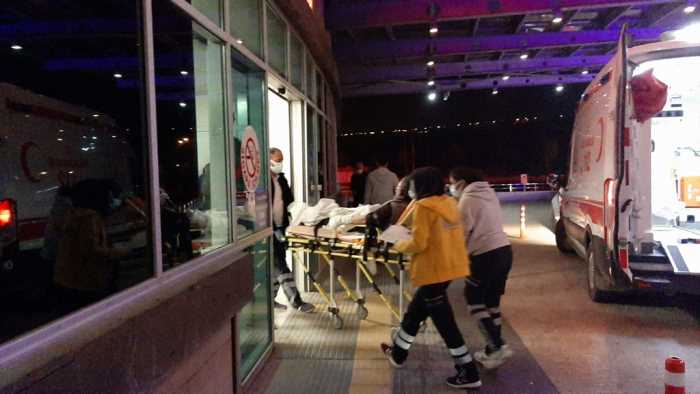 Çorum’da sobadan kaynaklı 2 ayrı evde 5 kişi hastaneye kaldırıldı