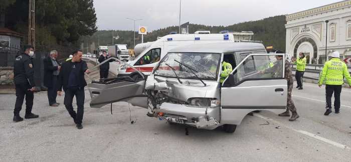 Çorum'da Trafik Kazası 4 Yaralı var