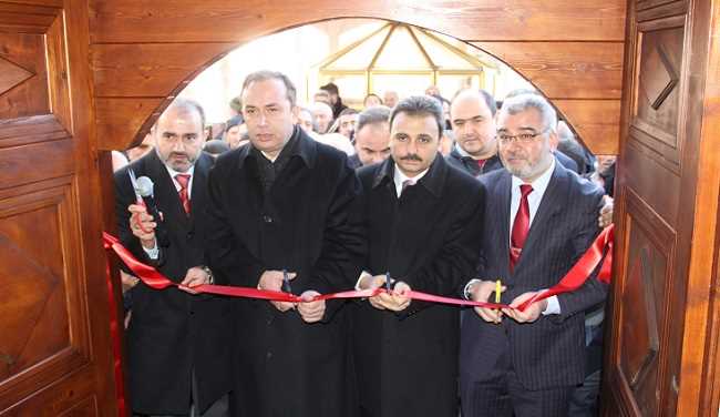 Çorum’daki tarihi Velipaşa Cami restorasyon çalışmalarının ardından bugün tekrar ibadete açıldı
