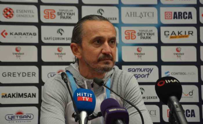 Çorum FK ve Manisa FK'nın Teknik Direktörlerinden Maç Sonu Değerlendirmeleri
