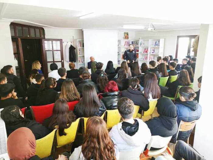 Çorum İl Emniyet Müdürü Öğrencilerle Kariyer Günleri Etkinliğine Katıldı 