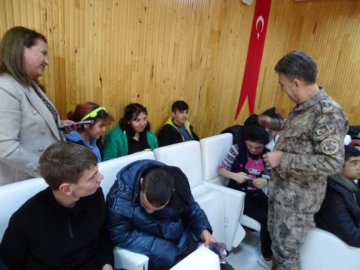 Çorum İl Emniyet Müdürü ve Eşinden Özel Ziyaret