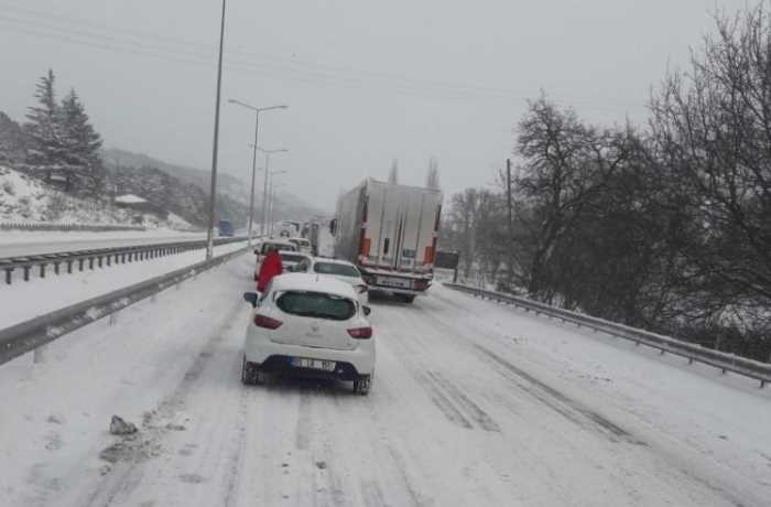 Çorum-Samsun karayolu trafiğe kapandı