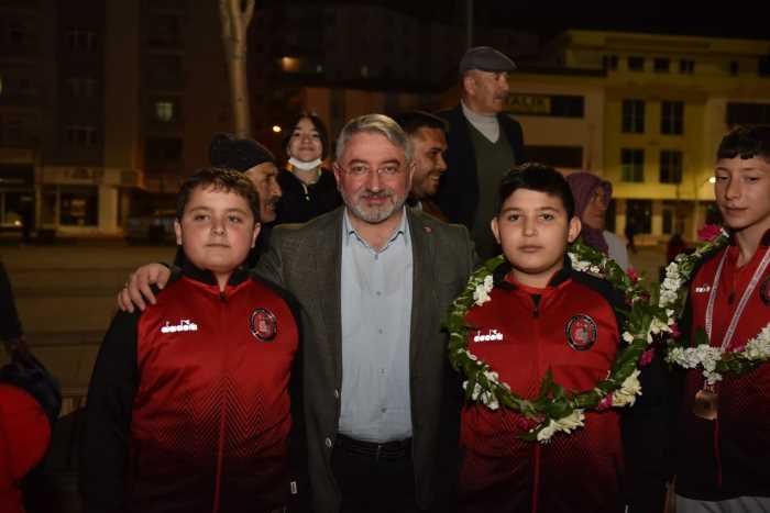 Çorum U11 – U13 Serbest Güreş şampiyonasında Türkiye İkincisi