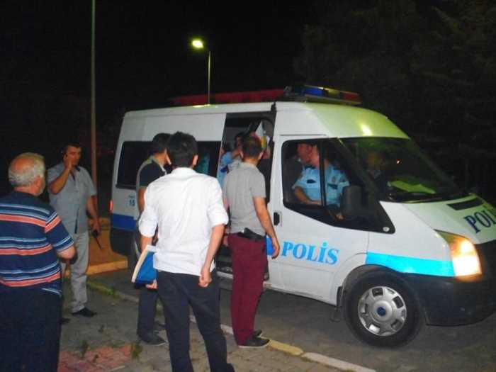 Çorum'un Sungurlu ilçesinde FETÖ operasyonu kapsamında gözaltına alınan 4 kişiden 3'ü tutuklandı