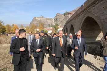 ÇORUM VALİSİ KARA OSMANCIK'TA YATIRIMLARI YERİNDE İNCELEDİ 