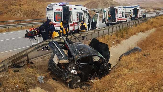 Çorum yolunda metrelerce takla atan otomobilin hurdaya döndü