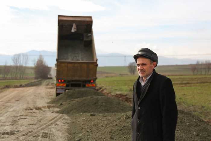 ELVANÇELEBİ KÖYÜNDE  YOL ÇALIŞMASI  SÜRÜYOR 