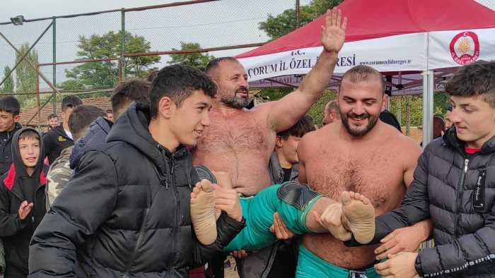 Elvançelebi'nin Baş Pehlivanı Hakkı Ceylan oldu